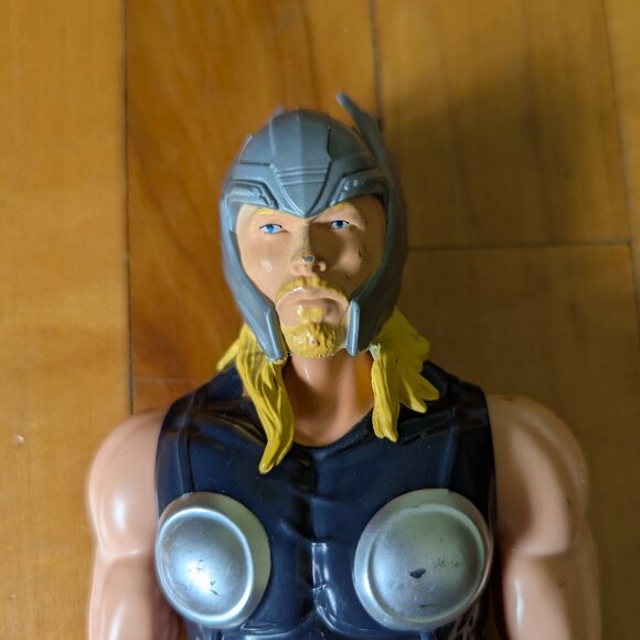 2016 Marvel Thor 12 inch Action Figure - Picture 2 of 4